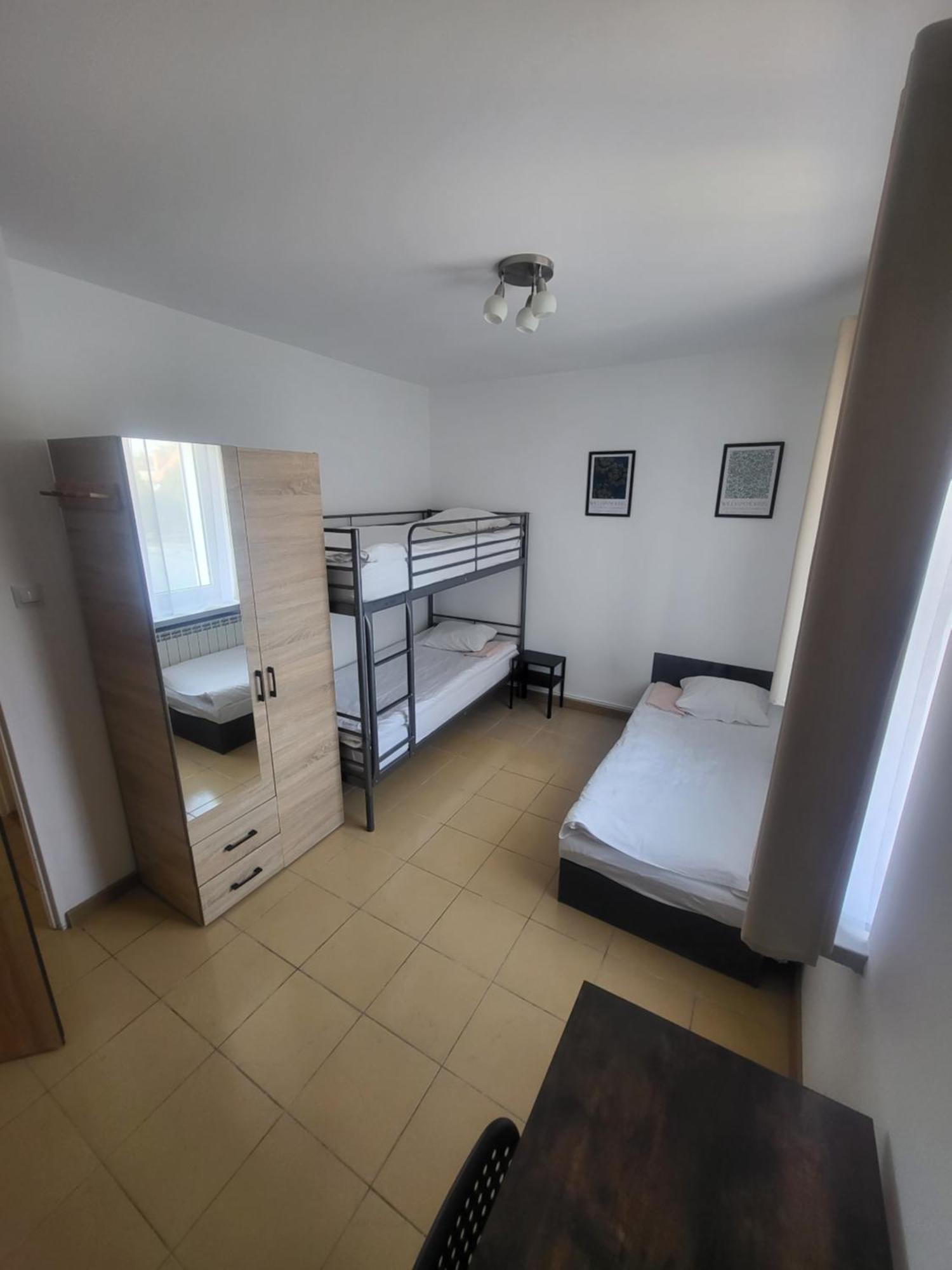 Rooms4Rest Popularna - Private Rooms For Tourists - Atr Consulting Sp, Z O,O, Warschau Exterior foto