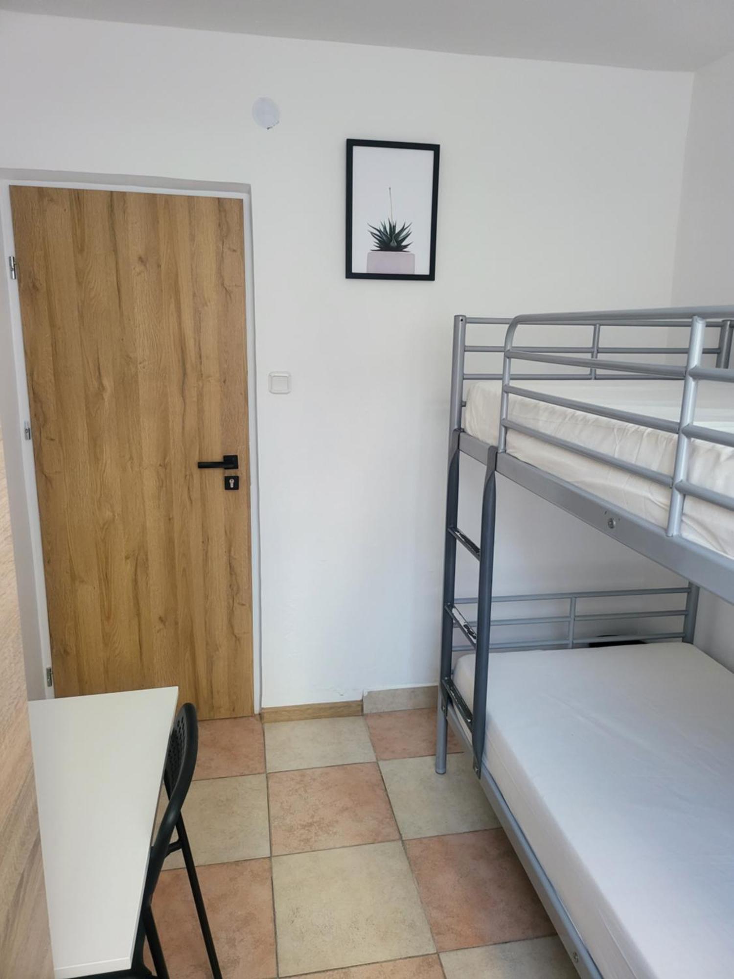 Rooms4Rest Popularna - Private Rooms For Tourists - Atr Consulting Sp, Z O,O, Warschau Exterior foto