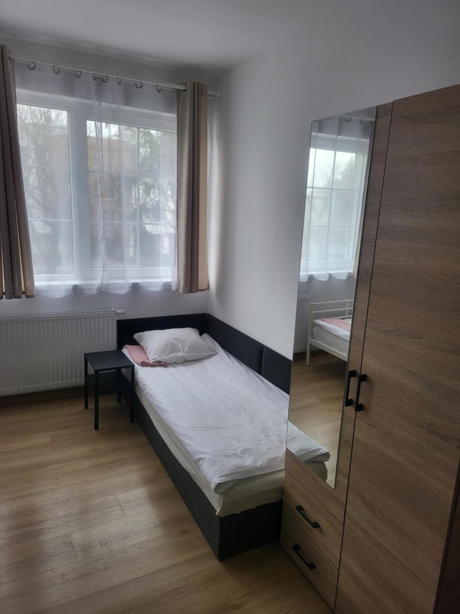 Rooms4Rest Popularna - Private Rooms For Tourists - Atr Consulting Sp, Z O,O, Warschau Exterior foto